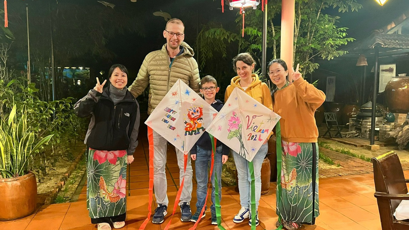 Space of traditional craft village culture in Hue - making kites in Hue (2)
